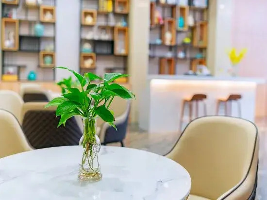 Changfeng Future Apartment Hotel