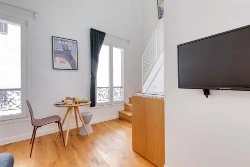 Cute and Bright Studio in a Courtyard-Montmartre(5)