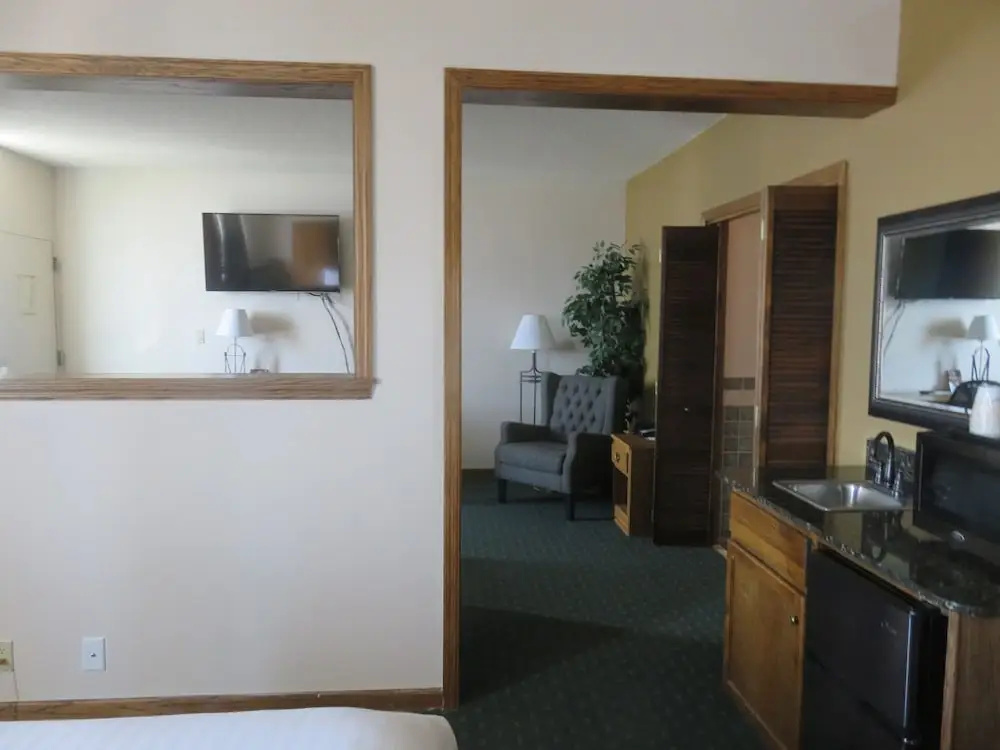 Vista Inn And Suites Fargo