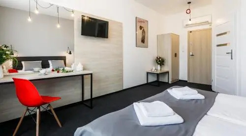 Happy Apartments