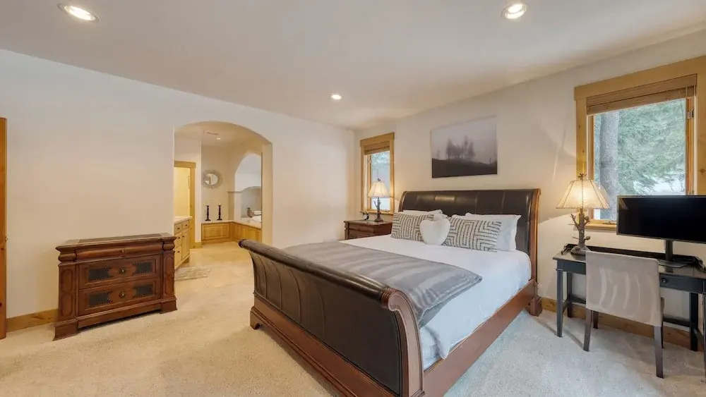 2 Truckee Cabin Sleeps 20 Hot tub Games Near Donner Lake Donner Ridge & Alplenglow Chalet by Avantstay