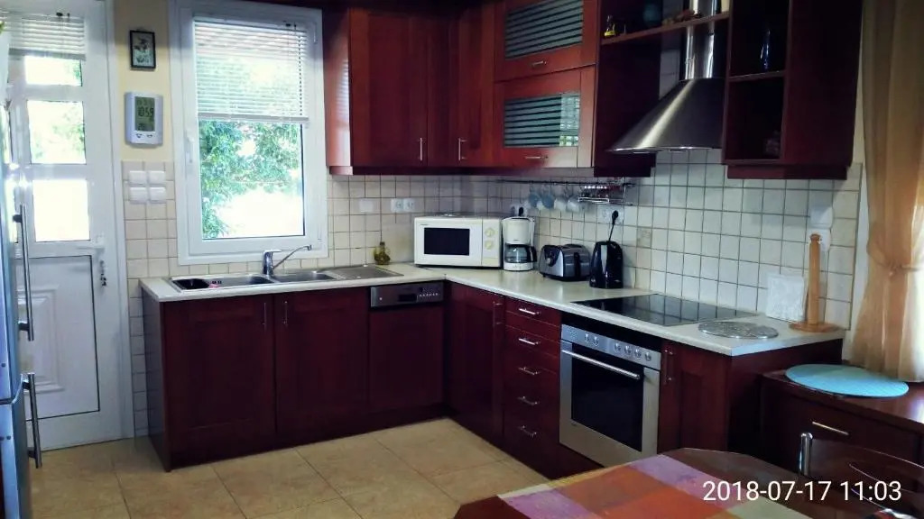 House,1000m from the beach
