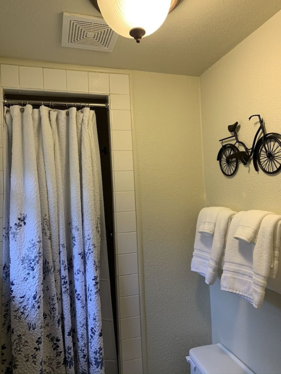 Lamplighter Cabins & Suites