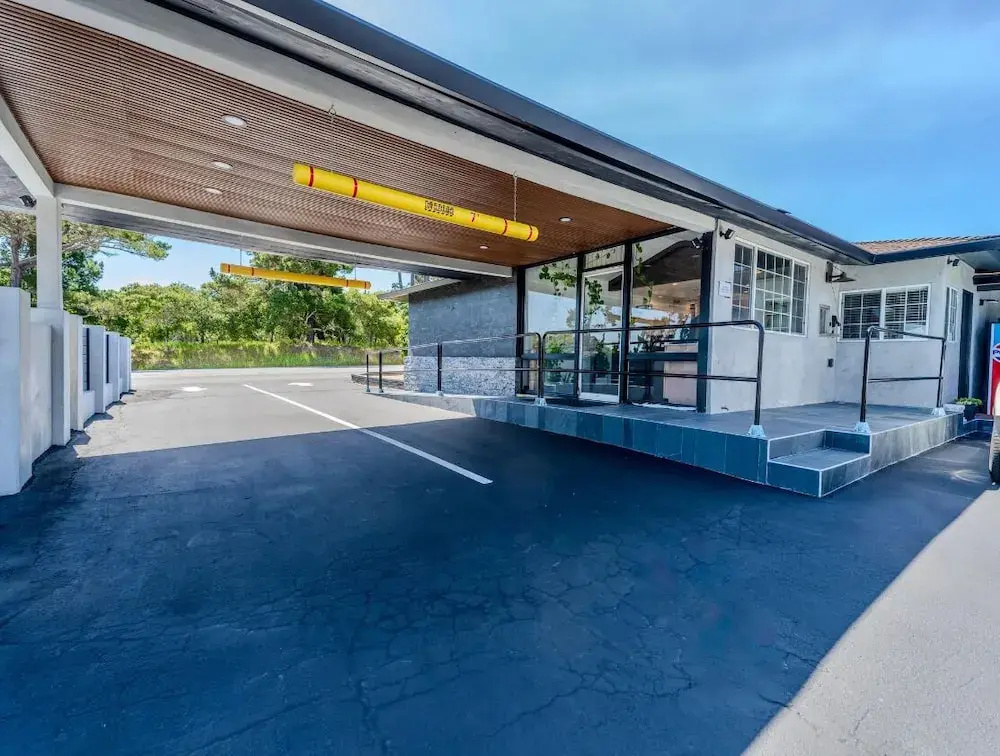 Monterey Surf Inn