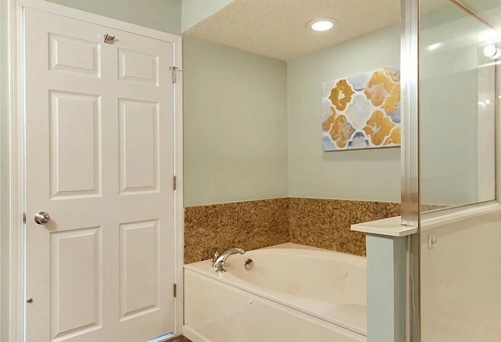 Crescent Shores N - 703 Apartment 4