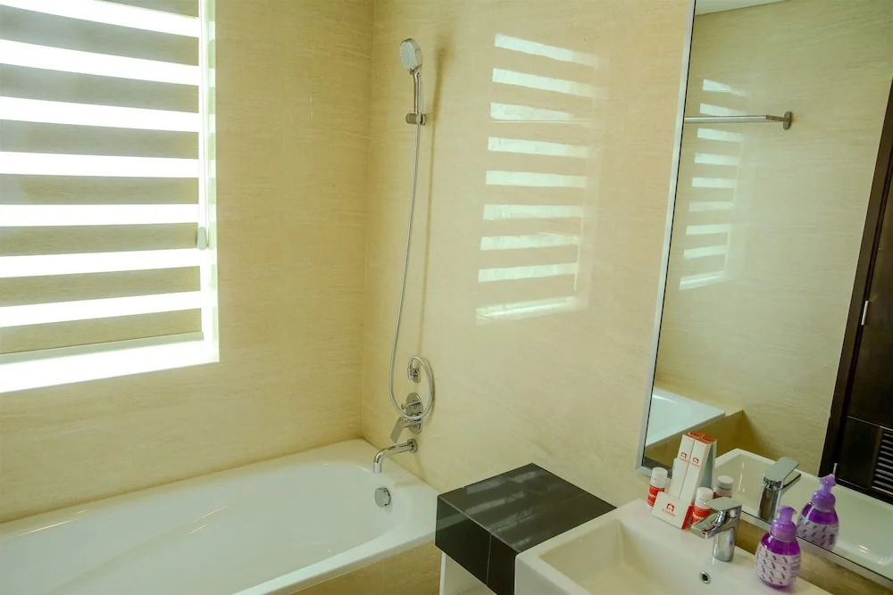 2 Bedrooms at Gallery West Apartment By Travelio