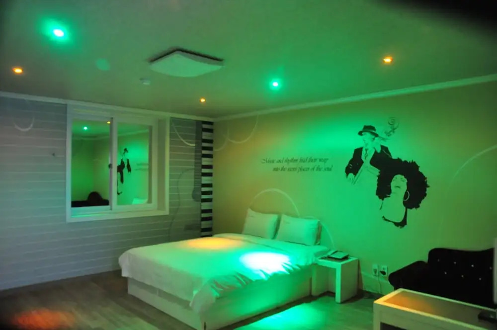 W Motel