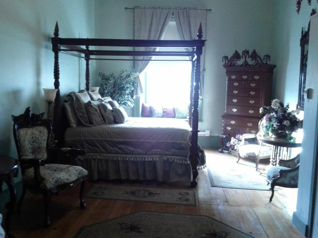 Baldachin Inn
