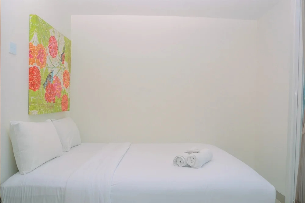 Cozy Living 1BR at Grand Kamala Lagoon Apartment By Travelio