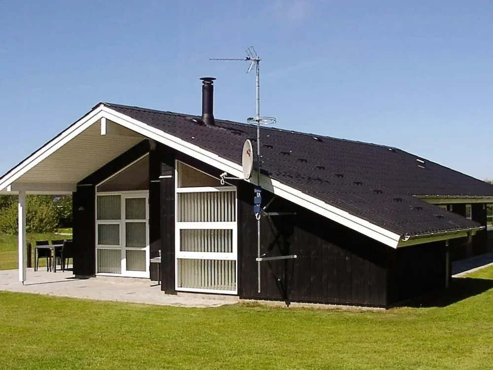 Soothing Holiday Home in Hemmet With Sauna
