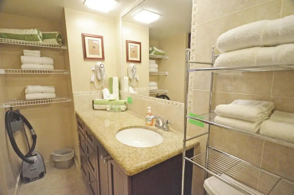 Waikiki Sunset 2105 Paradise Awaits 1-bedroom Superior Suite with Incredible Views