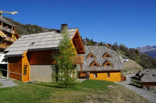 Chalets de Praroustan by Actisource
