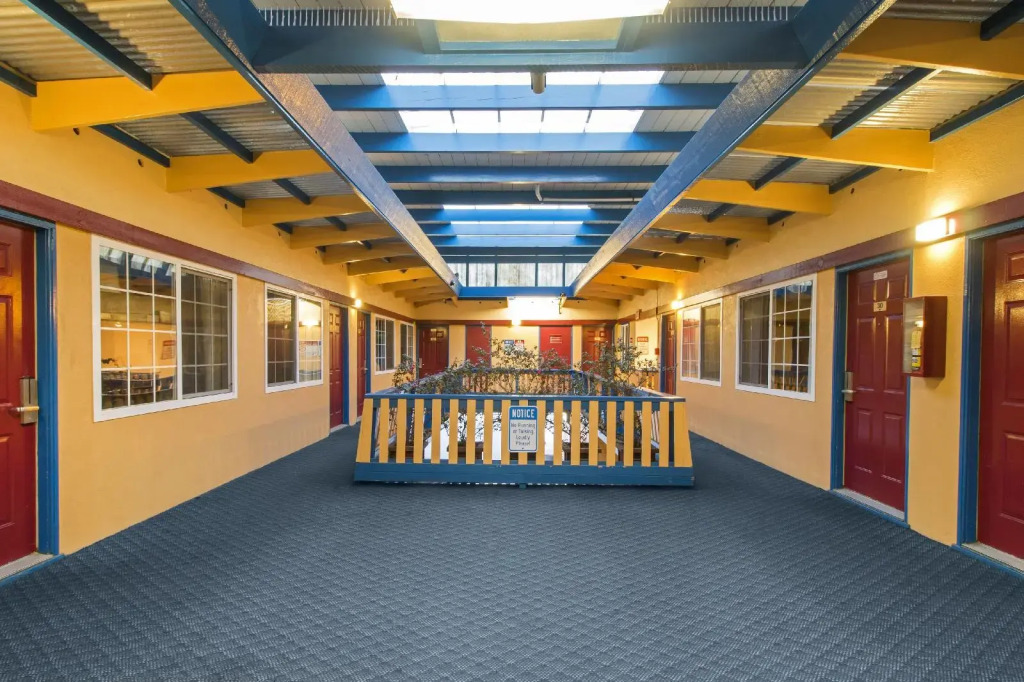 Eureka Town House Motel - Historic Old Town