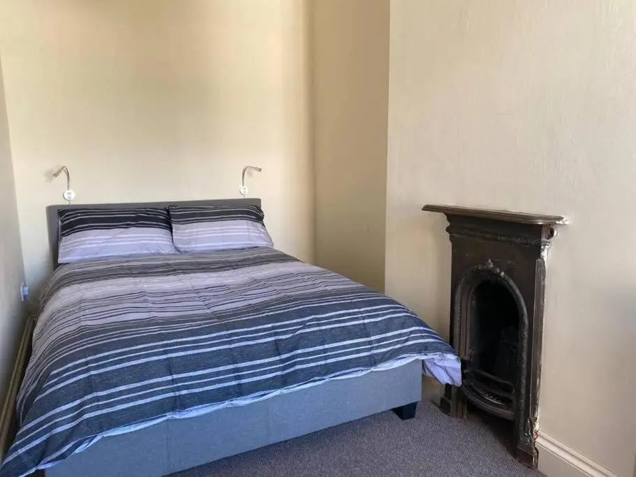 Lovely 3 bedroom house with garden and parking