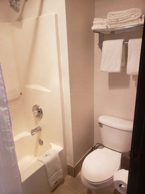 Allington Inn & Suites South Fork