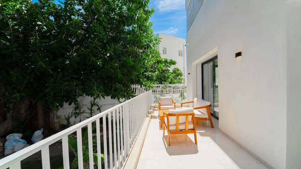 Villa Malaga Luxury for 10 in Central Marsa