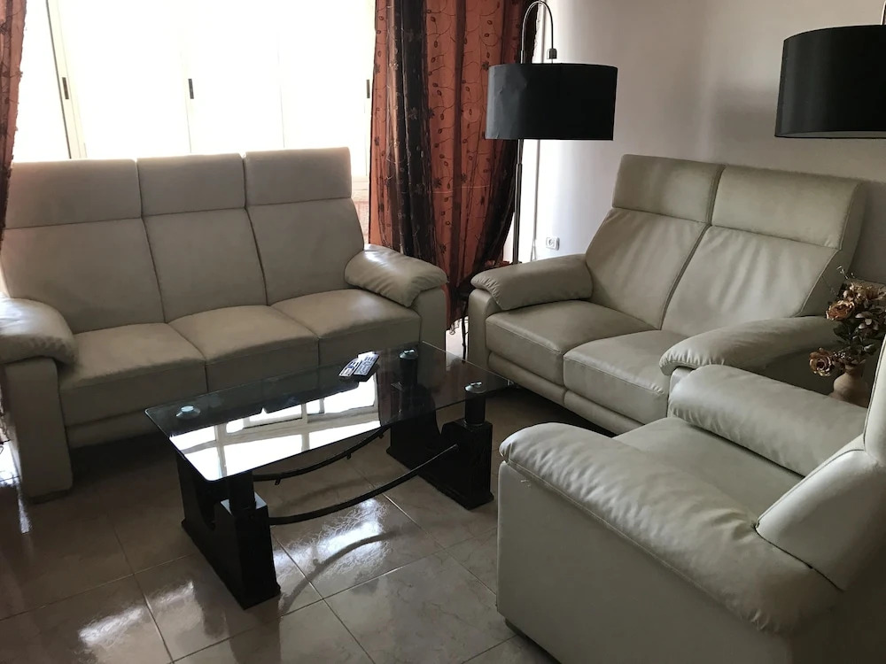 Signature Suite -Al Zahra Towers-