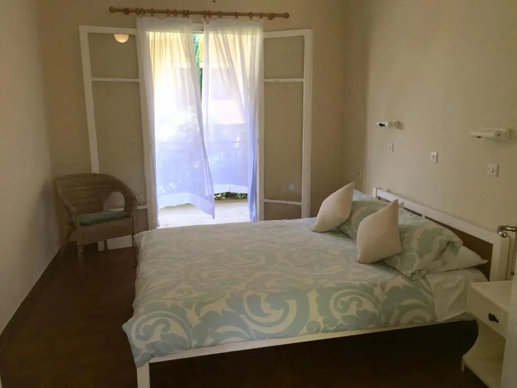 The Mayflower Studios & Apartments
