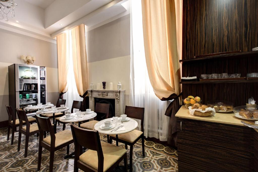 939 Hotel