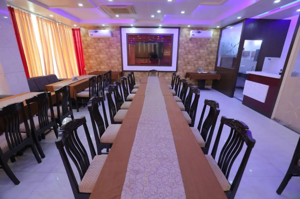 Hotel Sahibs Red Carpet