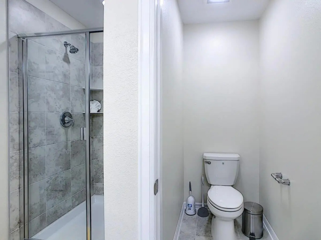 Vivid 2BR condo with free Waterpark at Storey Lake