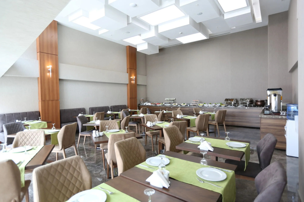 Elips Royal Hotel & SPA