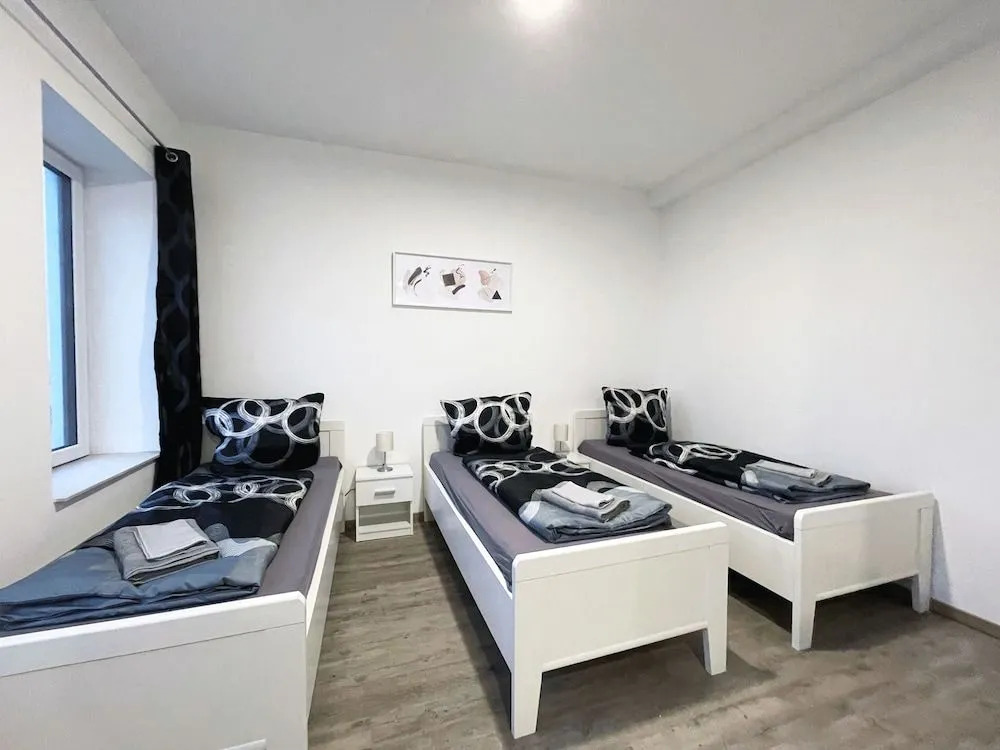 Hochwertige Studios für Monteure I Kostenloses Parken I home2share