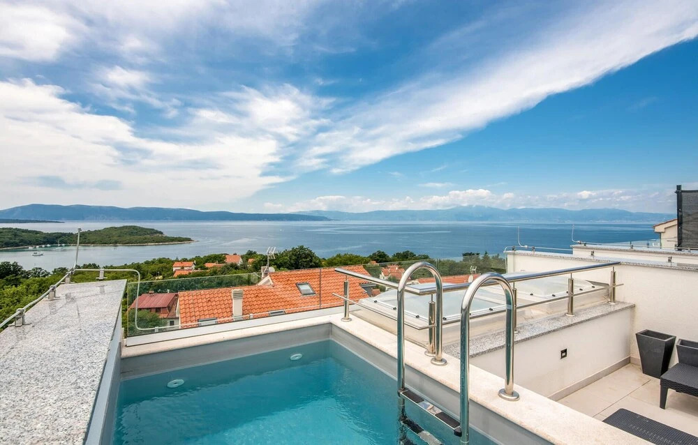 Amazing Home in Njivice With Outdoor Swimming Pool, Wifi and Outdoor Swimming Pool