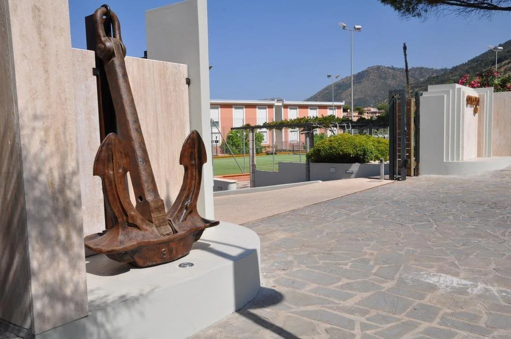 Ancora Resort