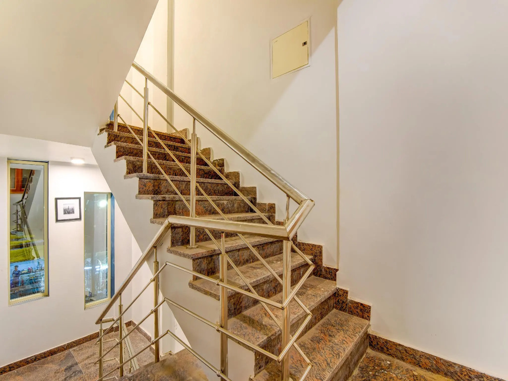 Collection O Sector 20 Noida