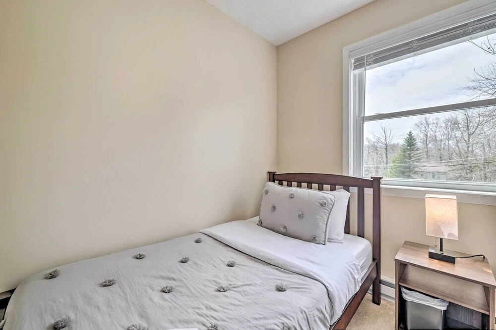 < 2 Mi to Dresser Lake: Home w/ Pool Access!