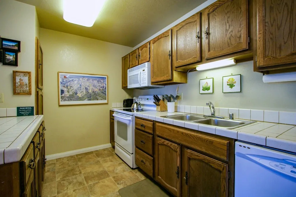 Hidden Valley #105 - 1 Br Condo