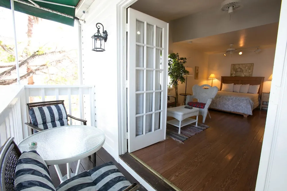 Smallest Bar Inn