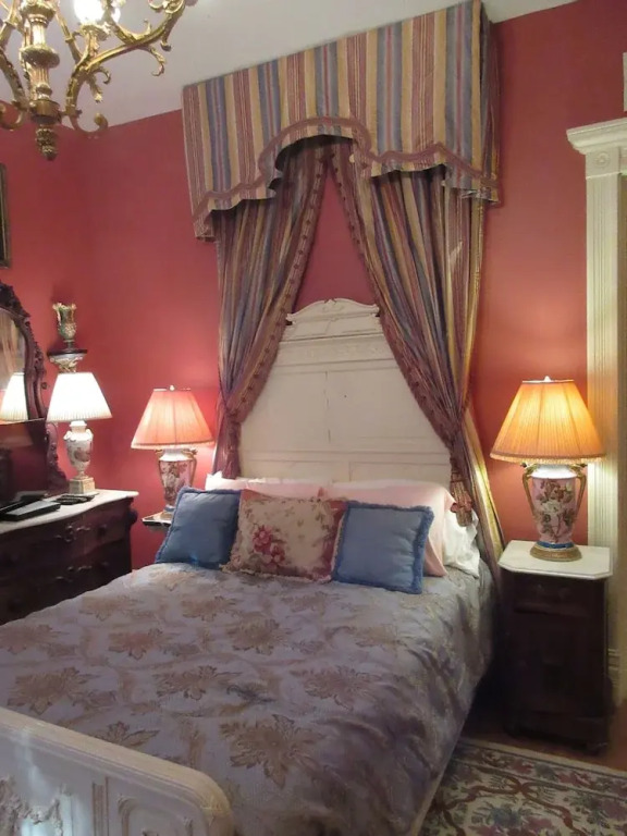 Johnstone Mansion