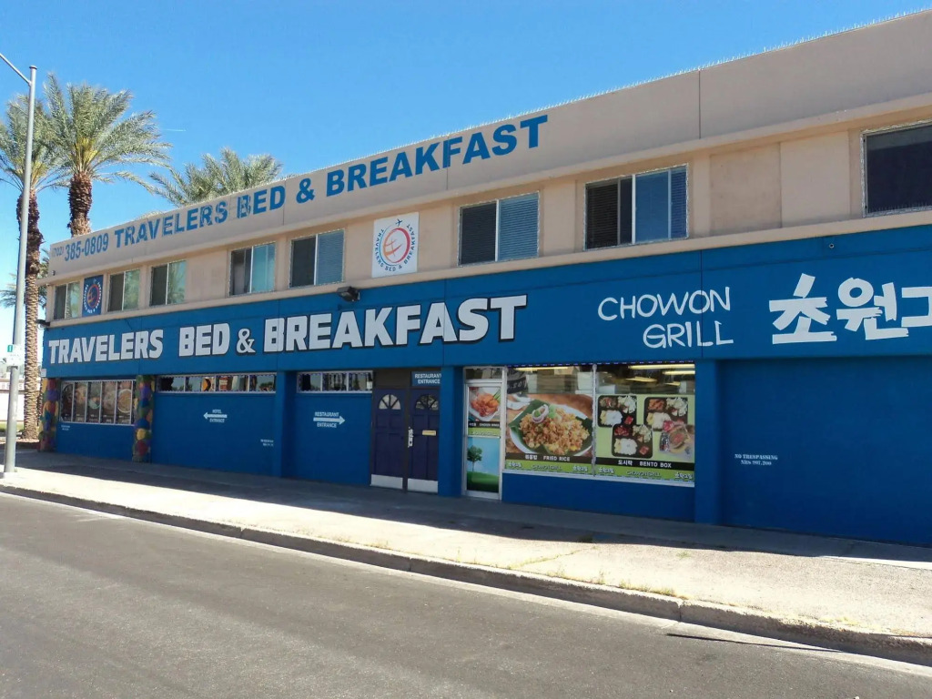 Traveler's Bed & Breakfast Hostel