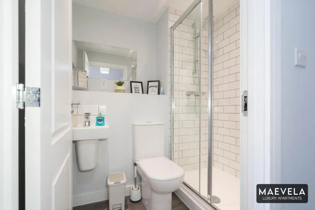 MAEVELA Apartments - Luxury Top Floor Penthouse - With Parking - 2 Bedroom New Build Apartment ✪ City Centre, Digbeth ✓ With Huge Patio Sliding Doors - CITY VIEW - ROOFTOP TERRACE - PS4 & Smart TV's
