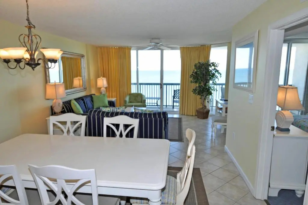 ASH1402, Oceanfront, Walk to Beach Bars, Dine, Shop, Relax