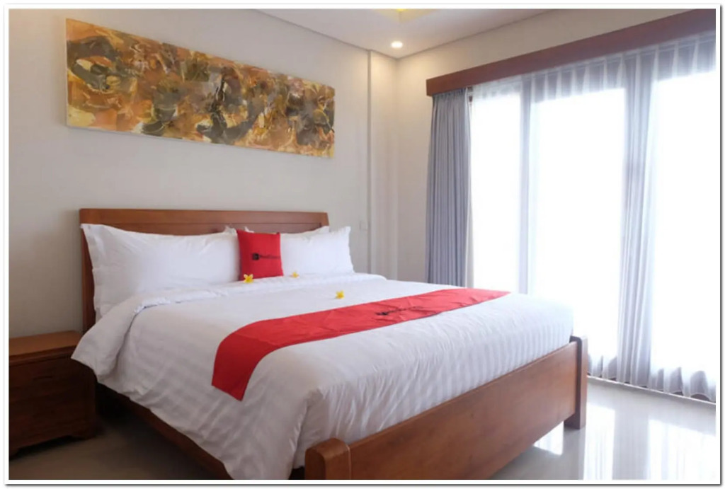 RedDoorz Plus near Canggu Beach