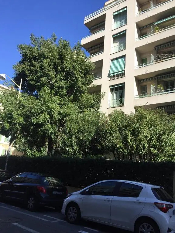 Appartement moderne 4p hypercentre de nice