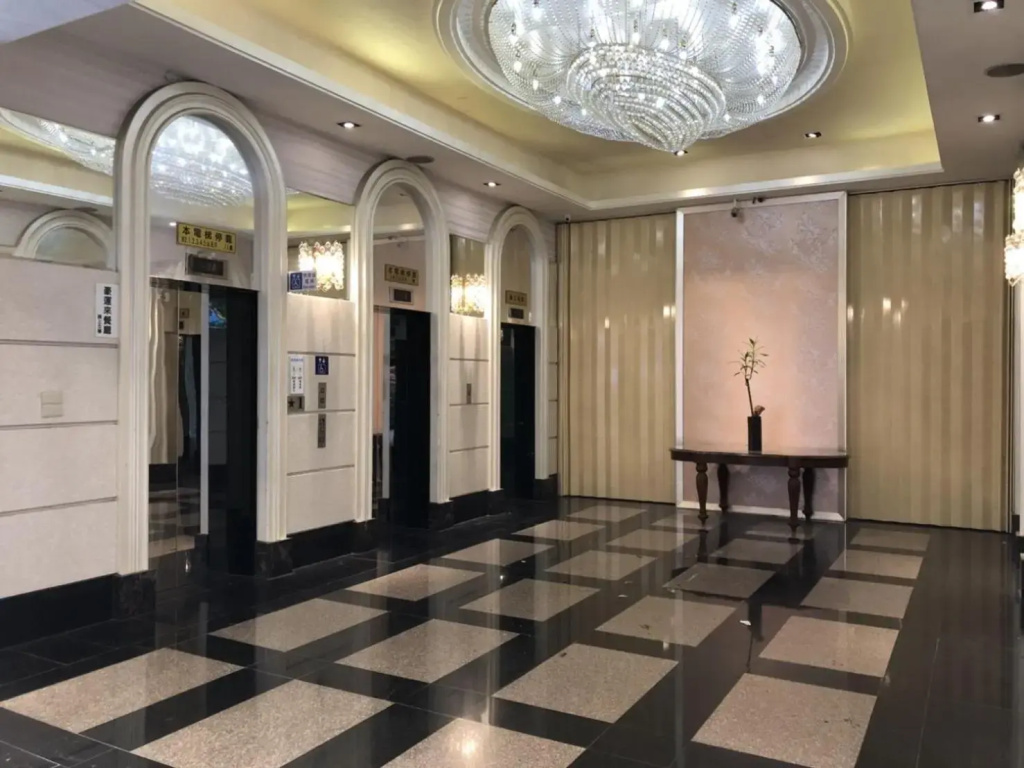 Honest & Warm Hotel
