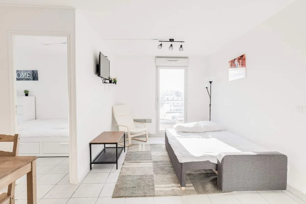 Bright T3 of 54m ² With Balcony