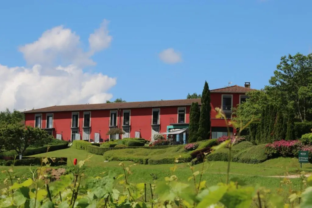 Hôtel Restaurant La Montagne De Brancion