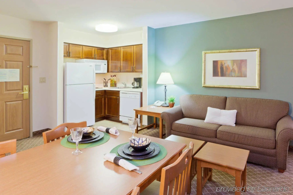 Staybridge Suites Chantilly Dulles Airport by IHG