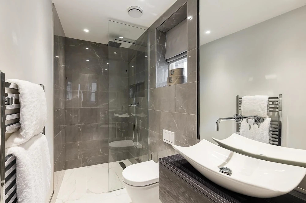 Incredible 6 Storey 4 bed Luxury House in St James