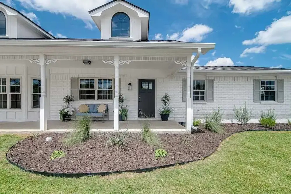 108 Wisteria Dr