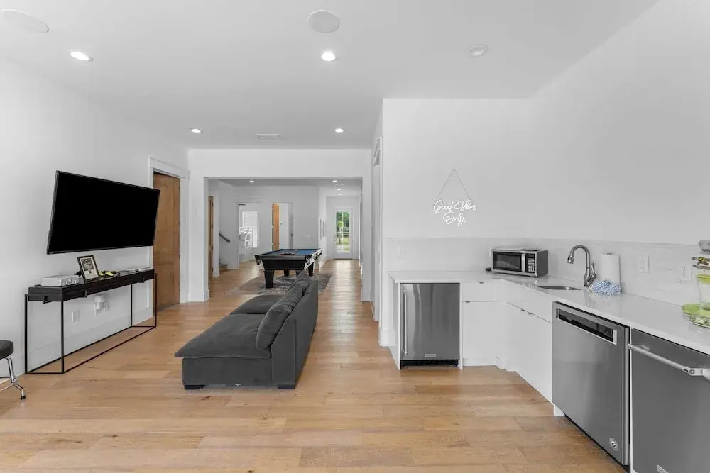 Walk to Beach + Pool, Hot Tub & Game Room 30A Ohana Grande by Avantstay