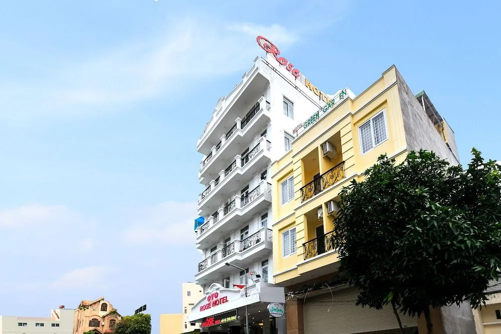 OYO 365 Rose Hotel