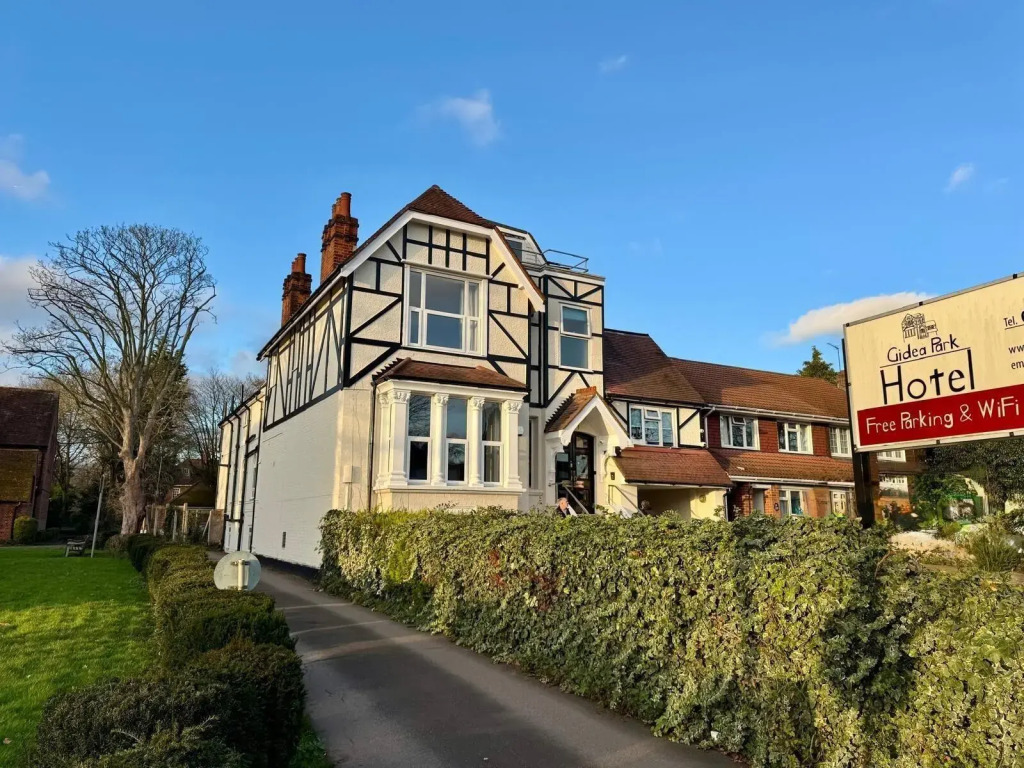 Gidea Park Hotel
