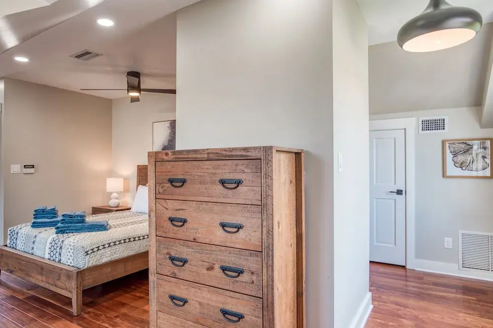 Colonial Quarter Hideaway With Modern Comforts & Balcony - Near the Beach