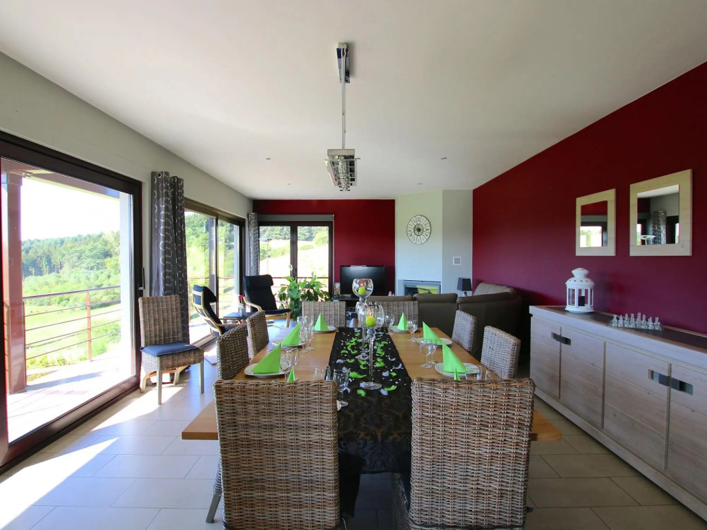 Classy Holiday Home in Martilly with bubble bath